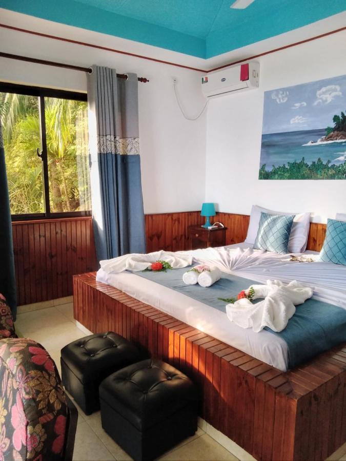 Les Elles Guesthouse Self Catering Baie Lazare  エクステリア 写真