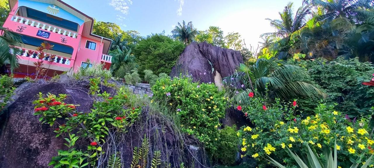 Les Elles Guesthouse Self Catering Baie Lazare  エクステリア 写真