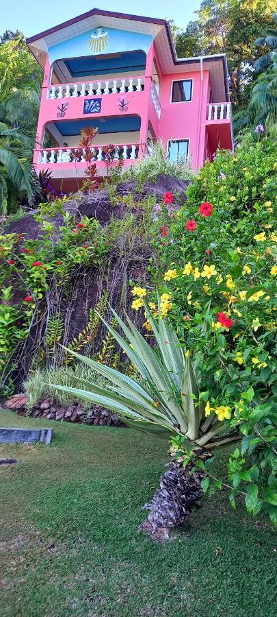 Les Elles Guesthouse Self Catering Baie Lazare  エクステリア 写真
