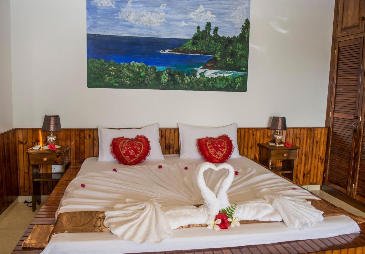 Les Elles Guesthouse Self Catering Baie Lazare  エクステリア 写真