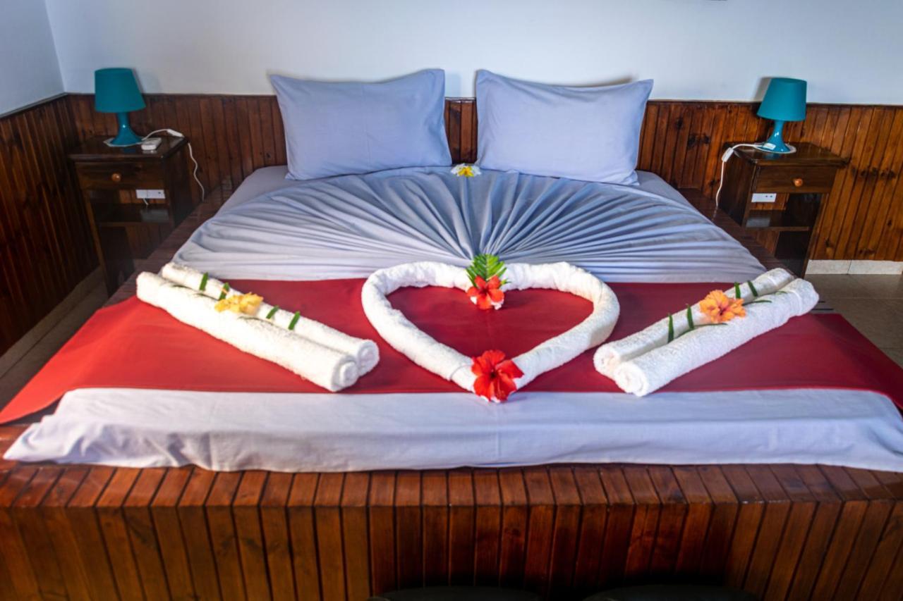 Les Elles Guesthouse Self Catering Baie Lazare  エクステリア 写真