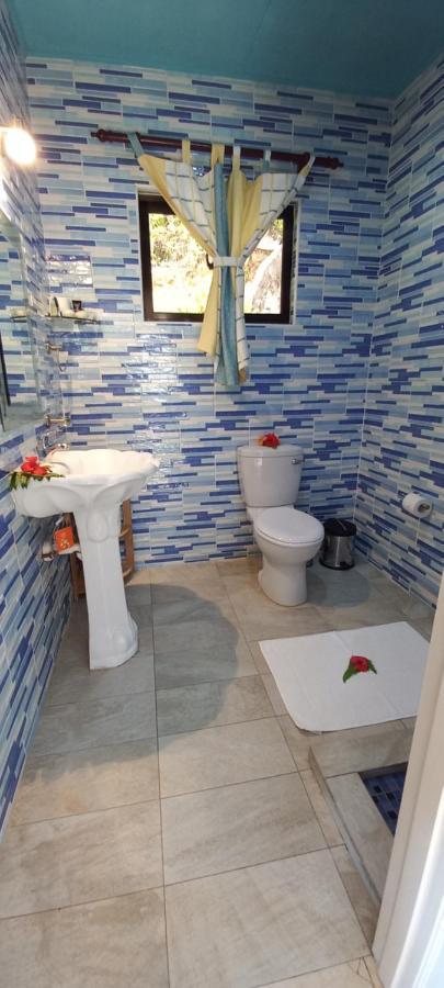 Les Elles Guesthouse Self Catering Baie Lazare  エクステリア 写真
