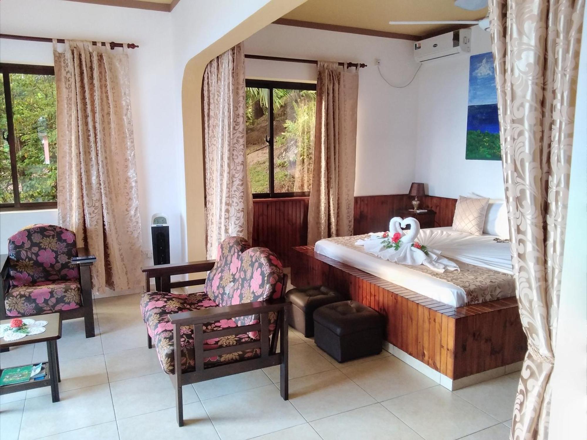 Les Elles Guesthouse Self Catering Baie Lazare  部屋 写真