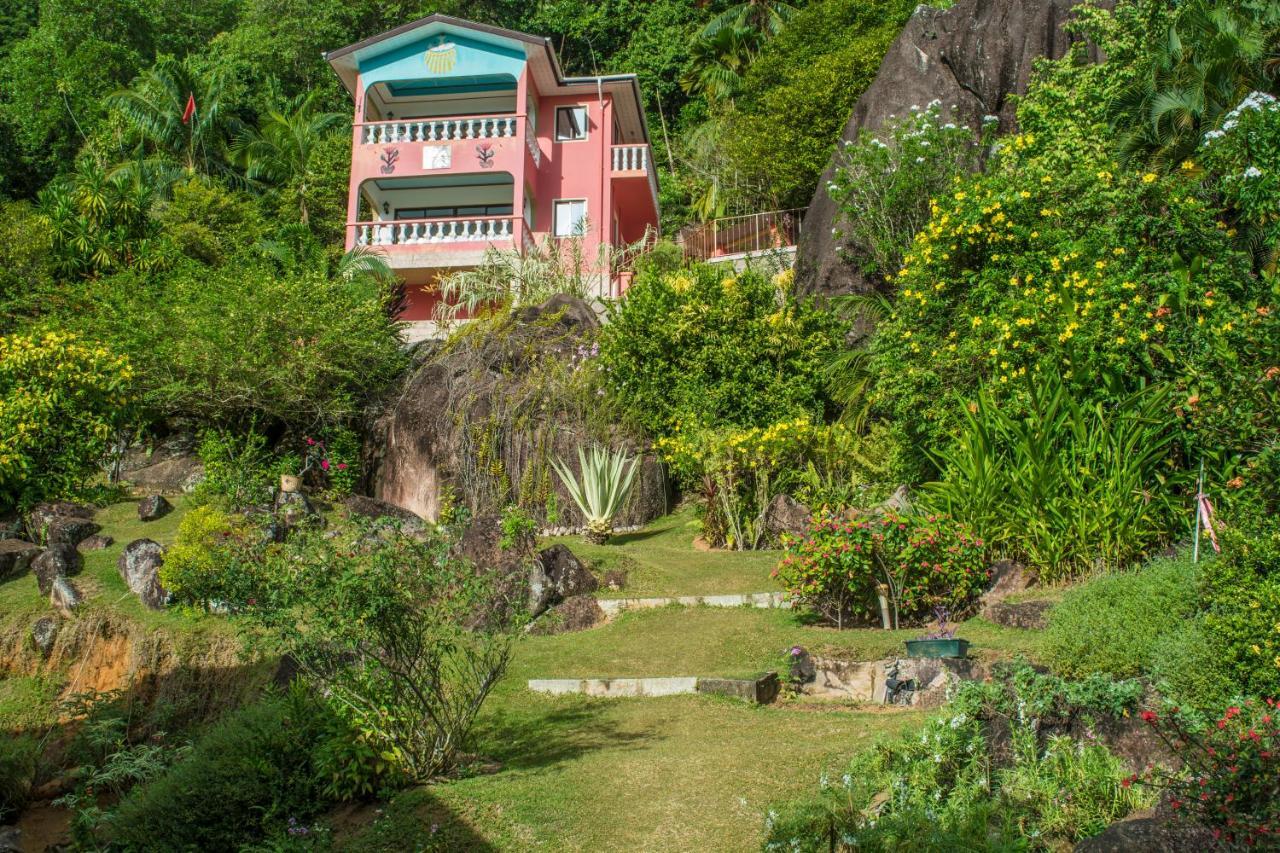 Les Elles Guesthouse Self Catering Baie Lazare  エクステリア 写真