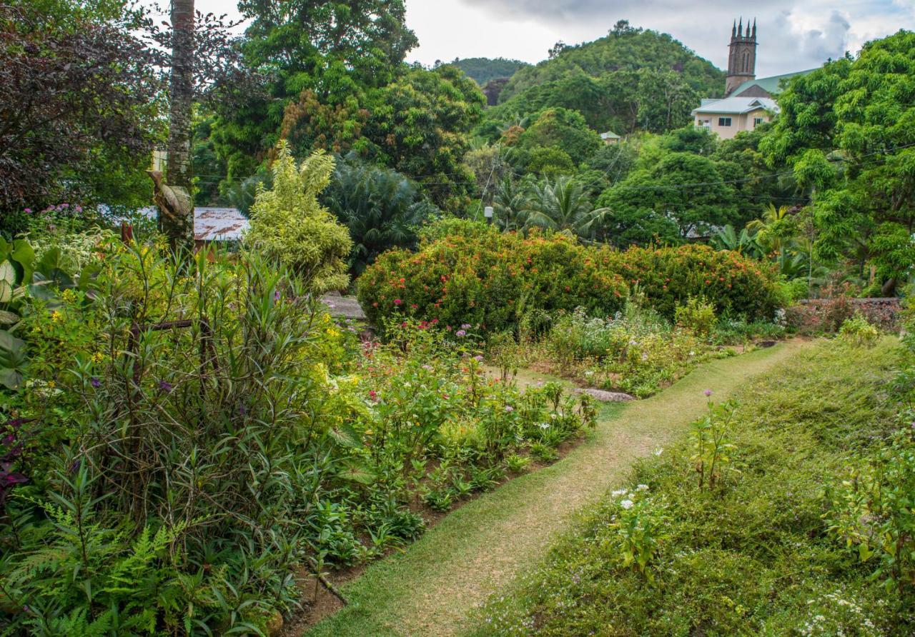 Les Elles Guesthouse Self Catering Baie Lazare  エクステリア 写真